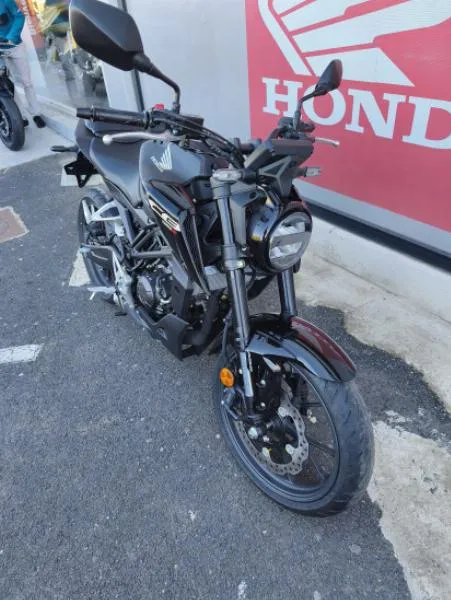 CB 125 R