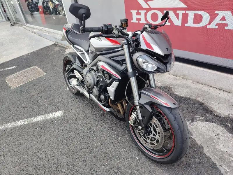 STREET TRIPLE 765 RS