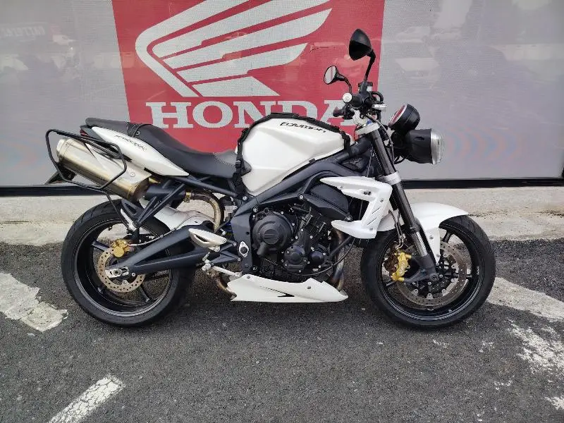 STREET TRIPLE 675 R 2012