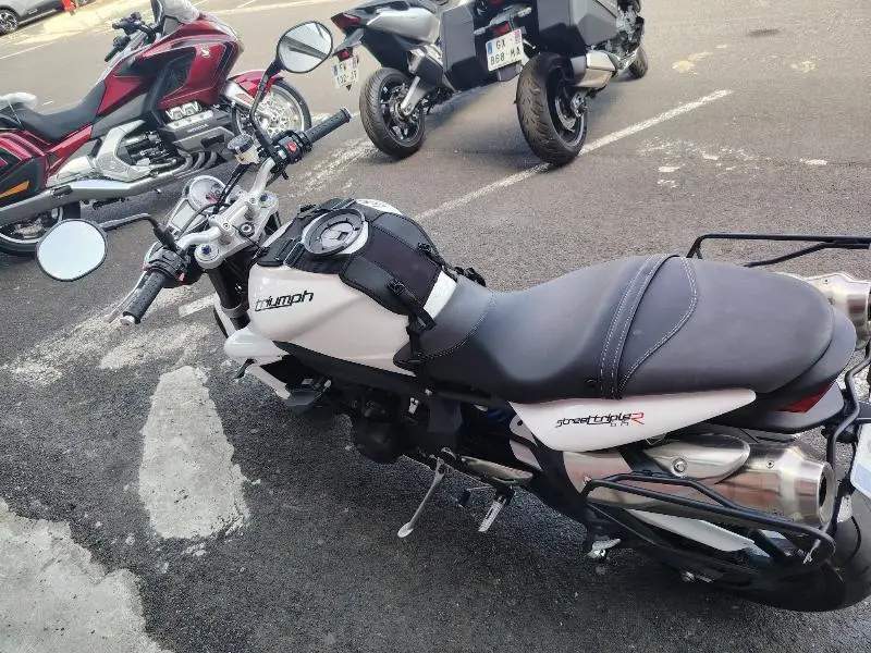 STREET TRIPLE 675 R
