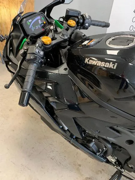 ZX4R