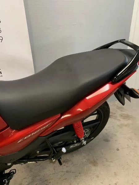 CB 125 F