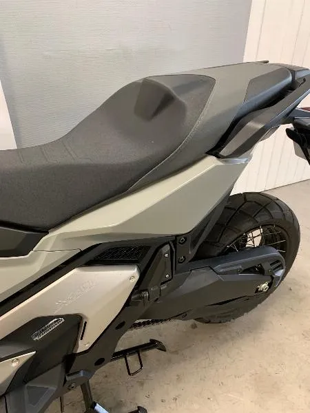 XADV 750 DCT