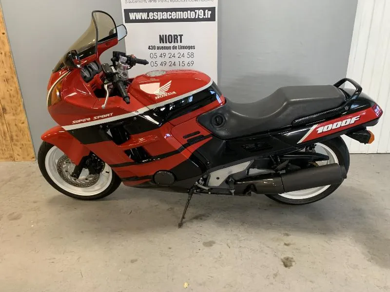 CBR 1000 F