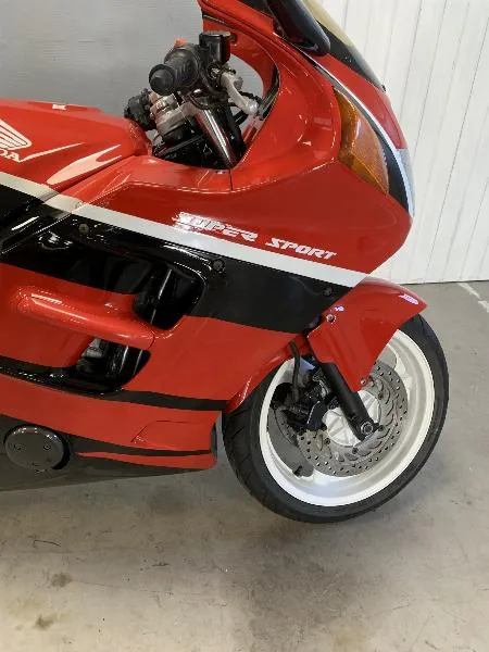 CBR 1000 F