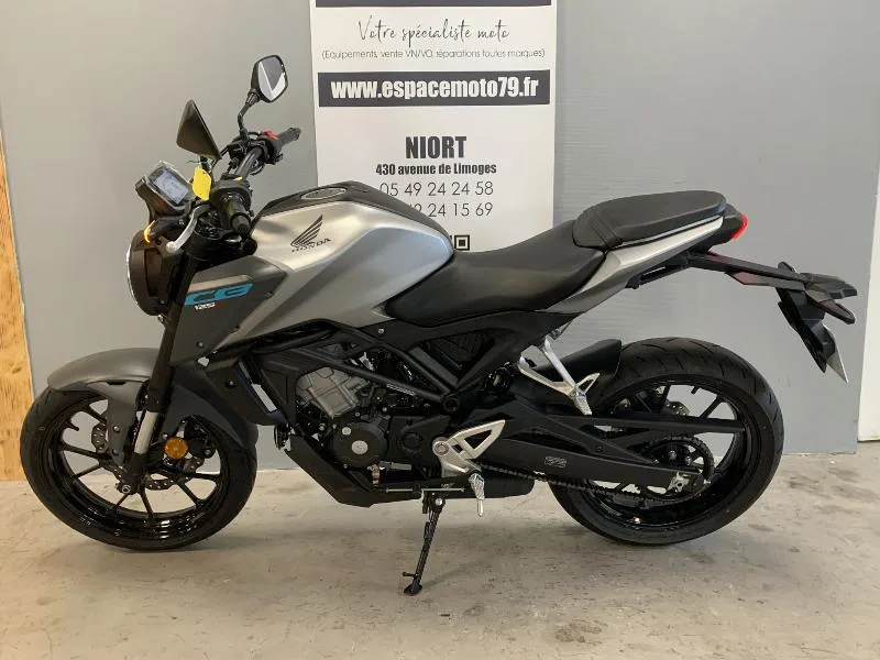 CB 125  R