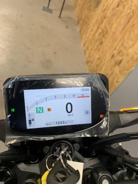 CB 125  R