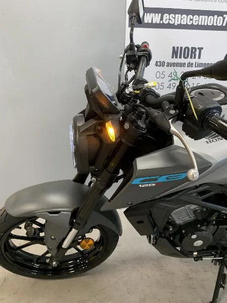 CB 125  R