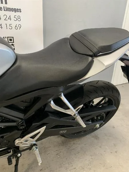 CB 125  R