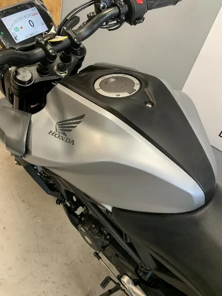 CB 125  R