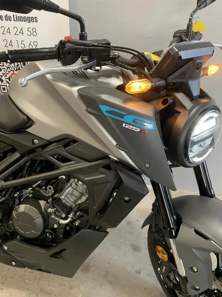 CB 125  R