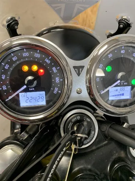 BONNEVILLE T120 ACE