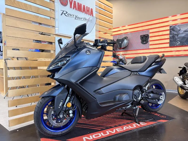 XP TMAX 560