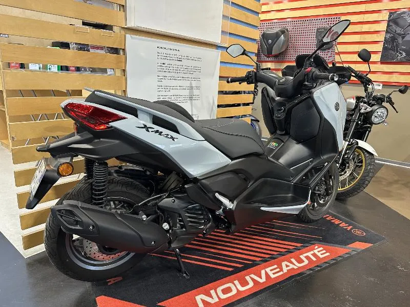 XMAX 125 TECH MAX