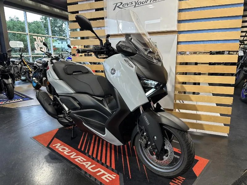 XMAX 125 TECH MAX