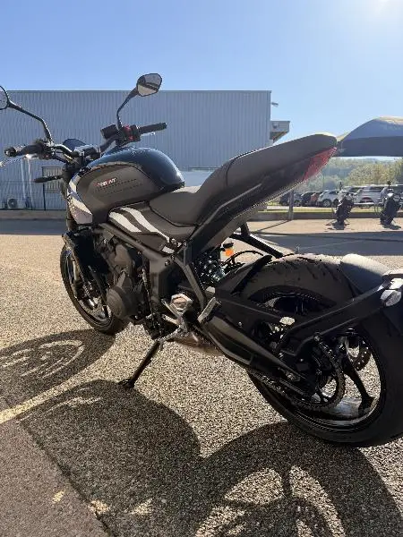 TRIDENT 660