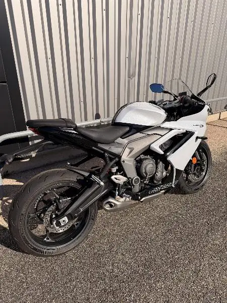 	DAYTONA 660