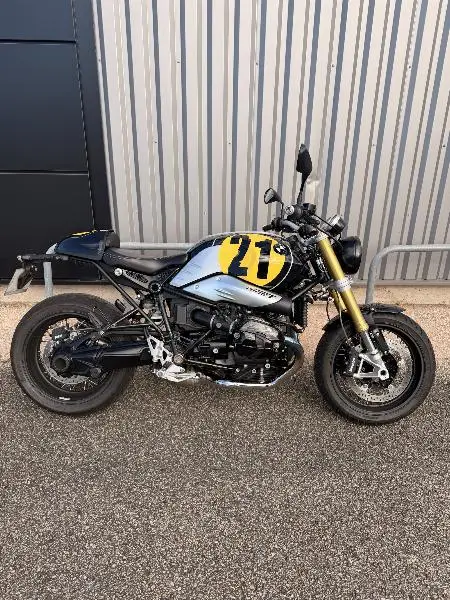 R NineT