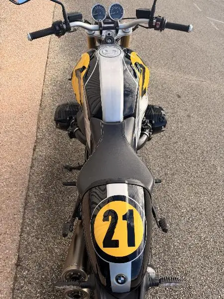 R NineT
