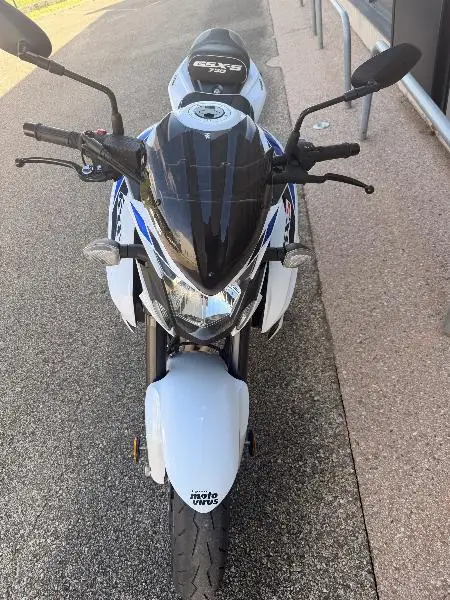 GSX 750