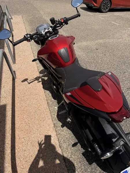STREET TRIPLE 765 RS