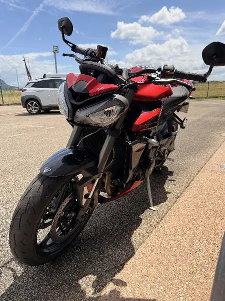 STREET TRIPLE 765 RS