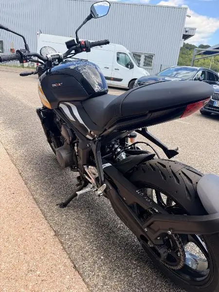 TRIDENT 660