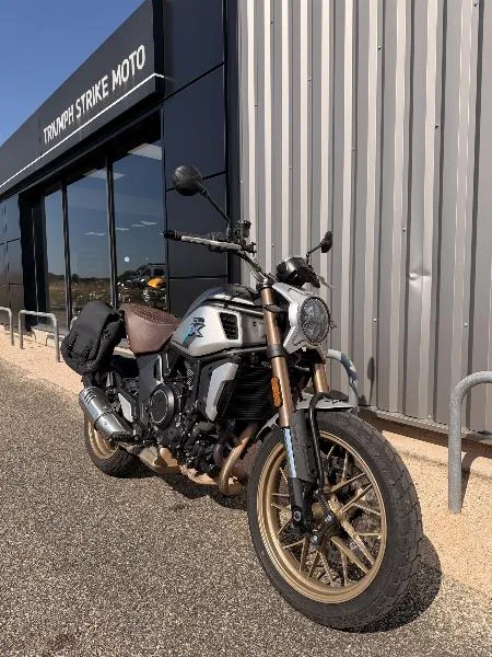 CLX 700