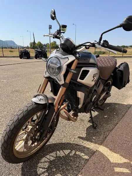 CLX 700