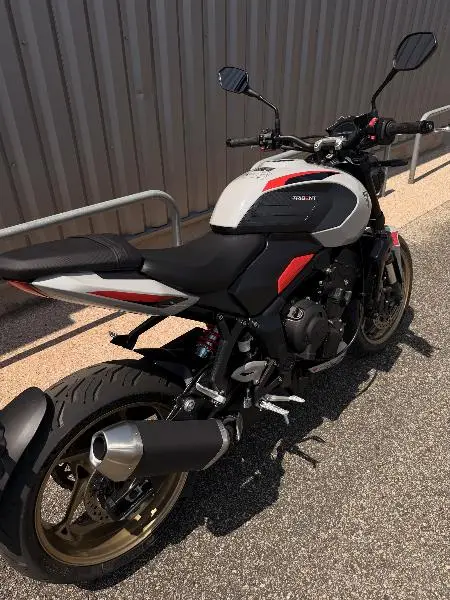 TRIDENT 800