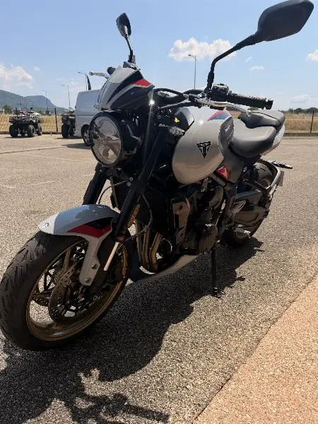 TRIDENT 800