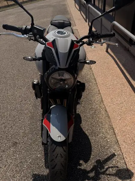 TRIDENT 800