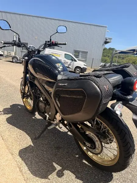 XSR 125 Legacy