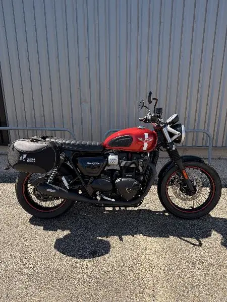 STREET TWIN  900