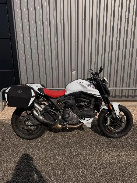 900 MONSTER