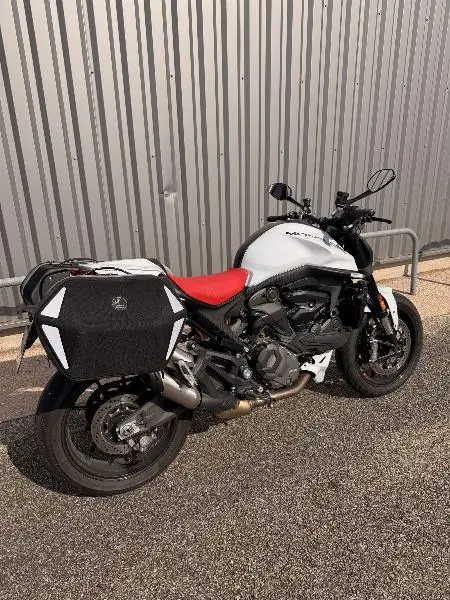 900 MONSTER