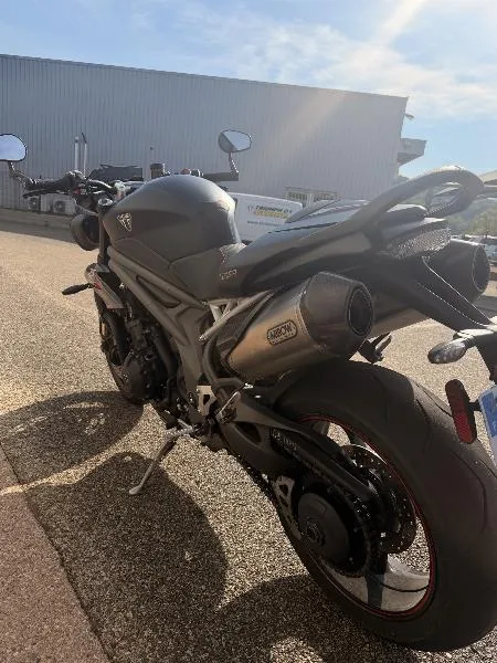 SPEED TRIPLE 1050 RS