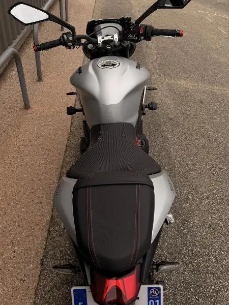 STREET TRIPLE 765 R