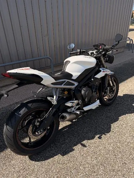 STREET TRIPLE 765 RS