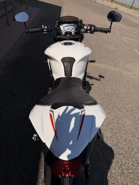 STREET TRIPLE 765 RS