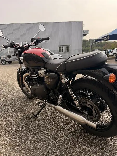 Bonneville T100