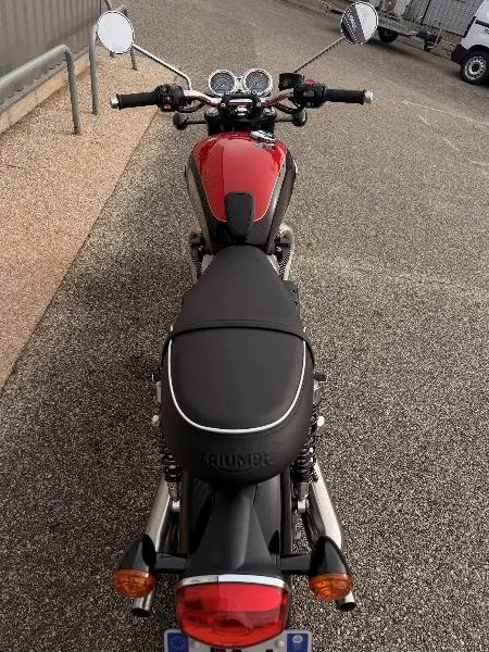 Bonneville T100