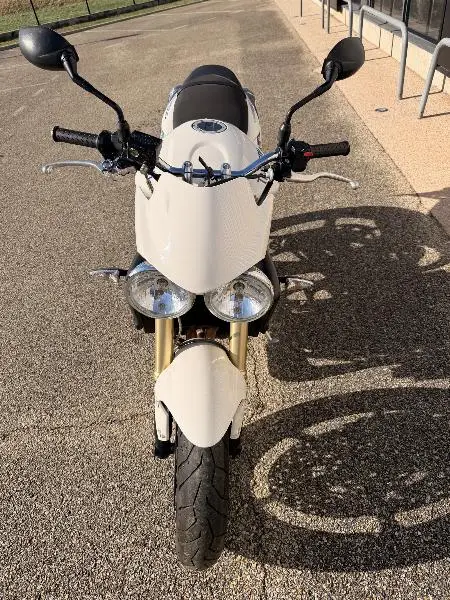 STREET TRIPLE 675
