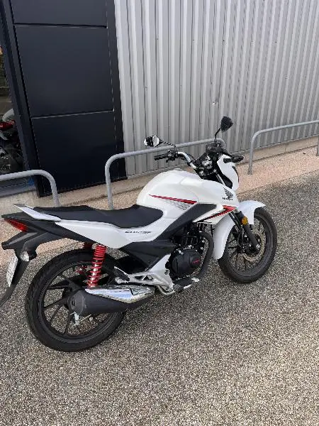 CB 125 F