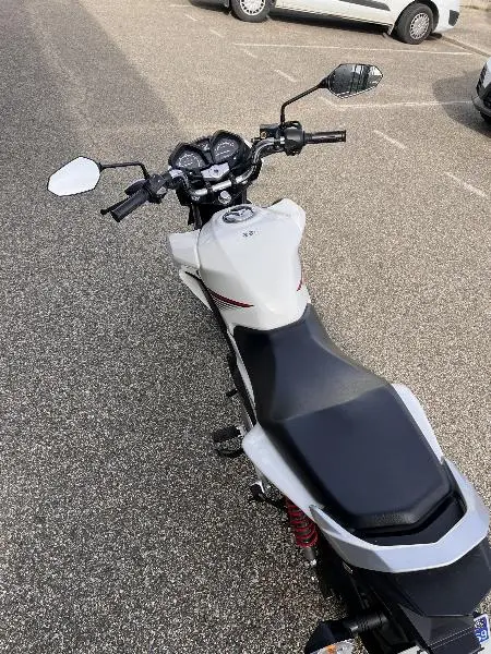 CB 125 F