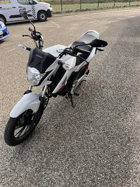 CB 125 F