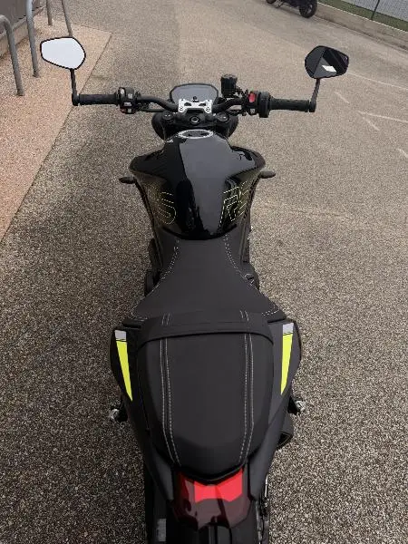 STREET TRIPLE 765 RS