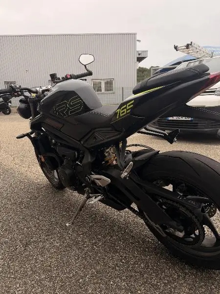 STREET TRIPLE 765 RS