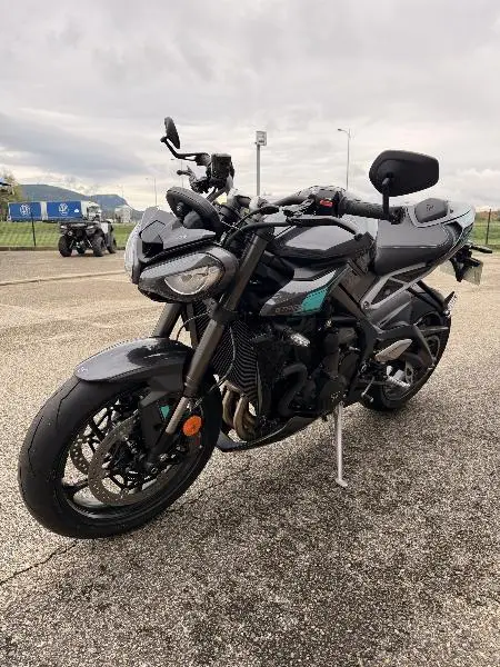 STREET TRIPLE 765 RS