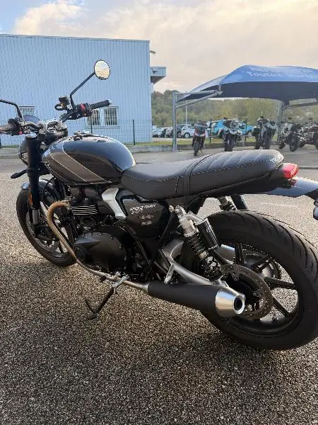 SPEED TWIN 900